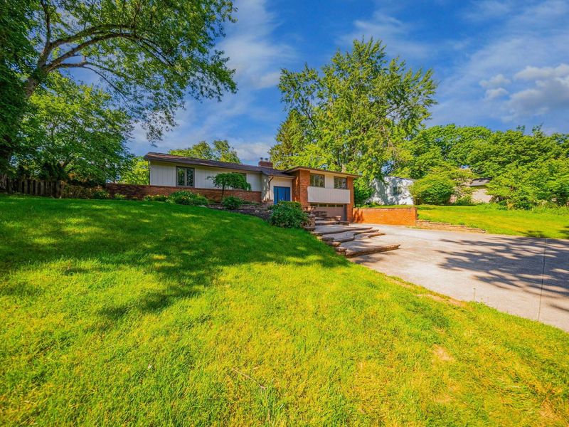 2700 Fishinger Road , Upper Arlington, OH 43221 Photo 2
