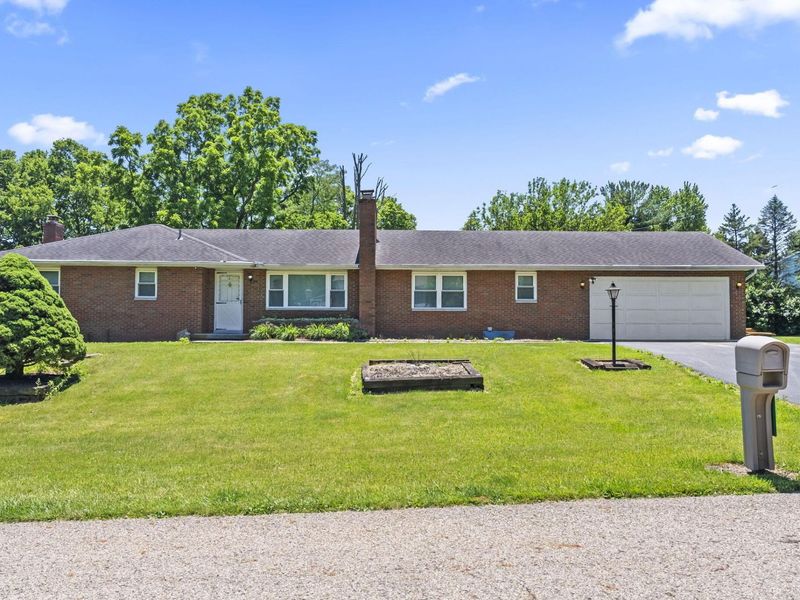 5875 Meadowridge Court, Grove City, OH 43123 Photo 1