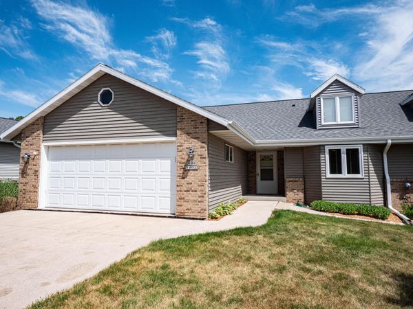 N166W19522 Ravens Way, Jackson, WI 53037