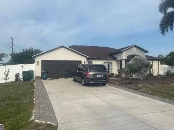 702 SW 9th Avenue, Cape Coral, FL 33991