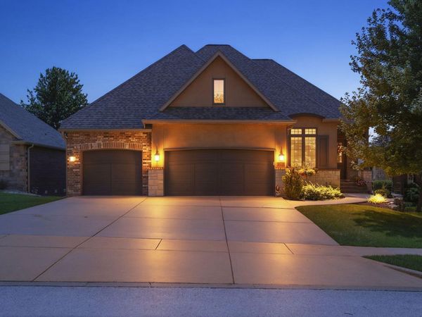 1415 N Wicklow Road , Nixa, MO 65714