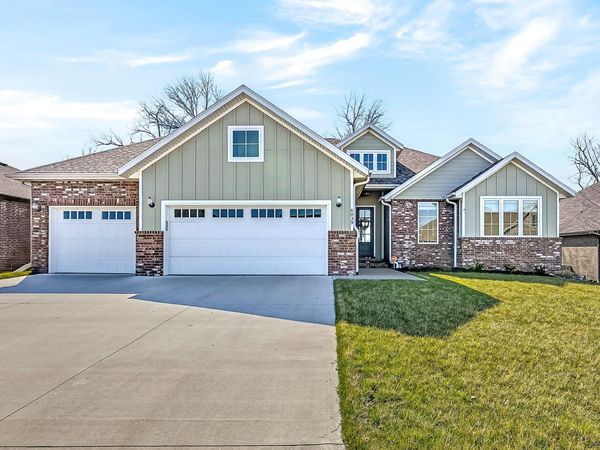 6039 S Kings Avenue , Springfield, MO 65810