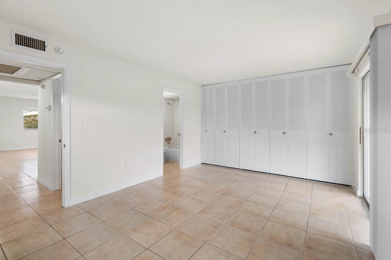 201 Kings Boulevard, Unit 19, Sun City Center, FL 33573 Photo