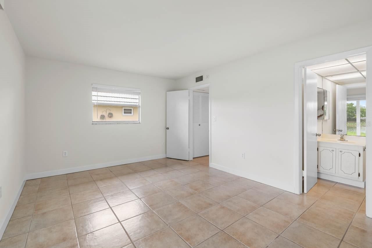 201 Kings Boulevard, Unit 19, Sun City Center, FL 33573 Photo