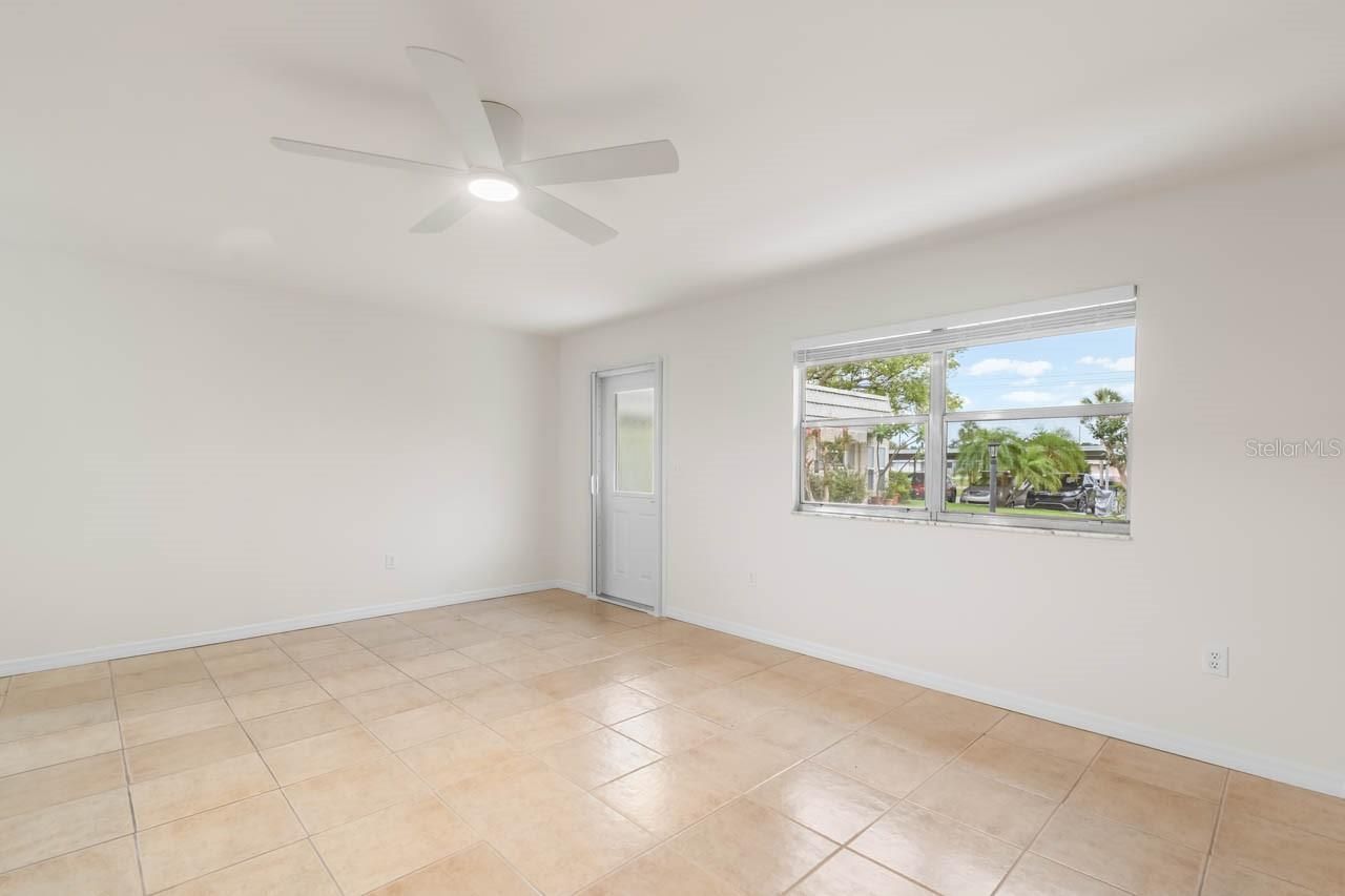 201 Kings Boulevard, Unit 19, Sun City Center, FL 33573 Photo