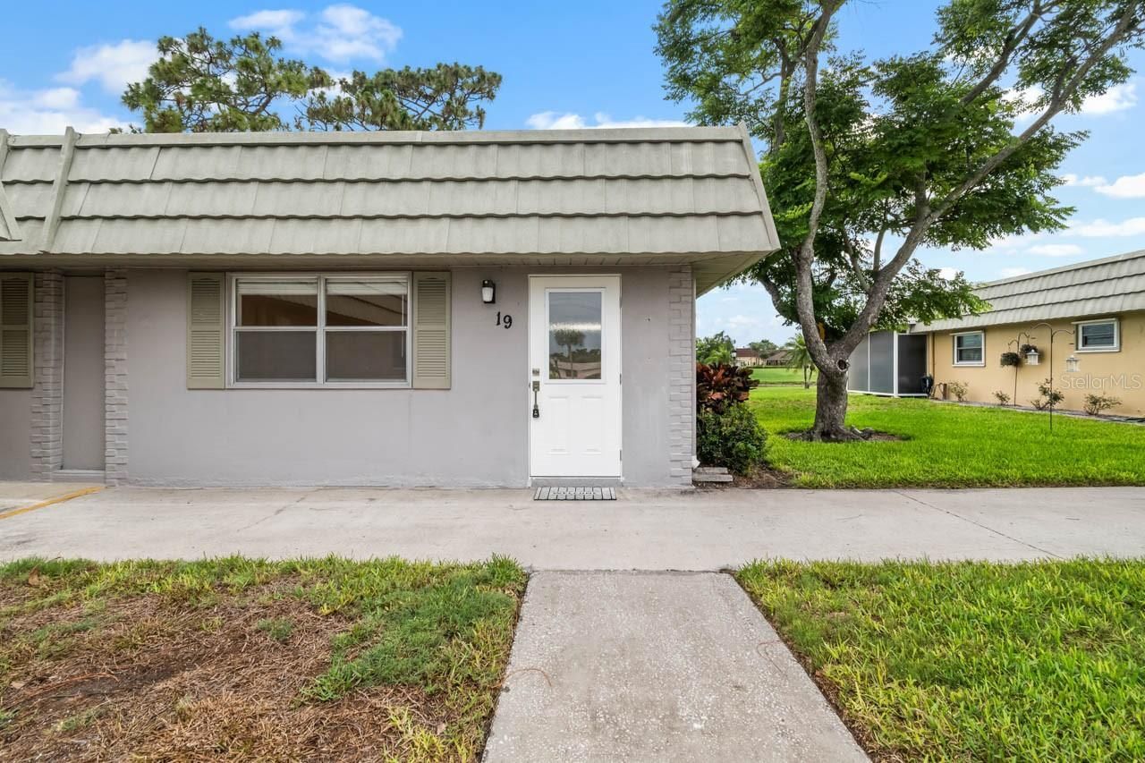 201 Kings Boulevard, Unit 19, Sun City Center, FL 33573 Photo