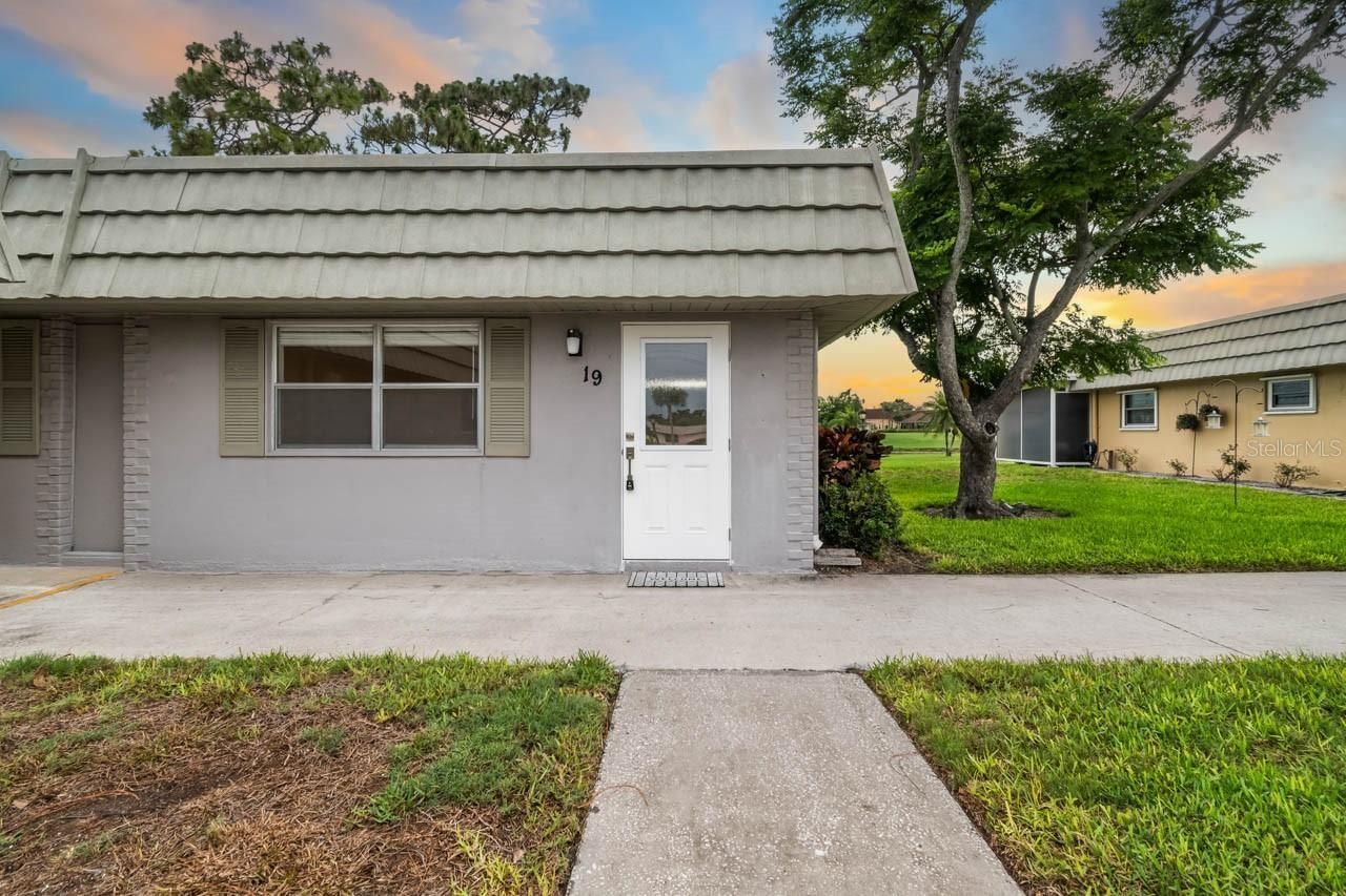 201 Kings Boulevard, Unit 19, Sun City Center, FL 33573 Photo