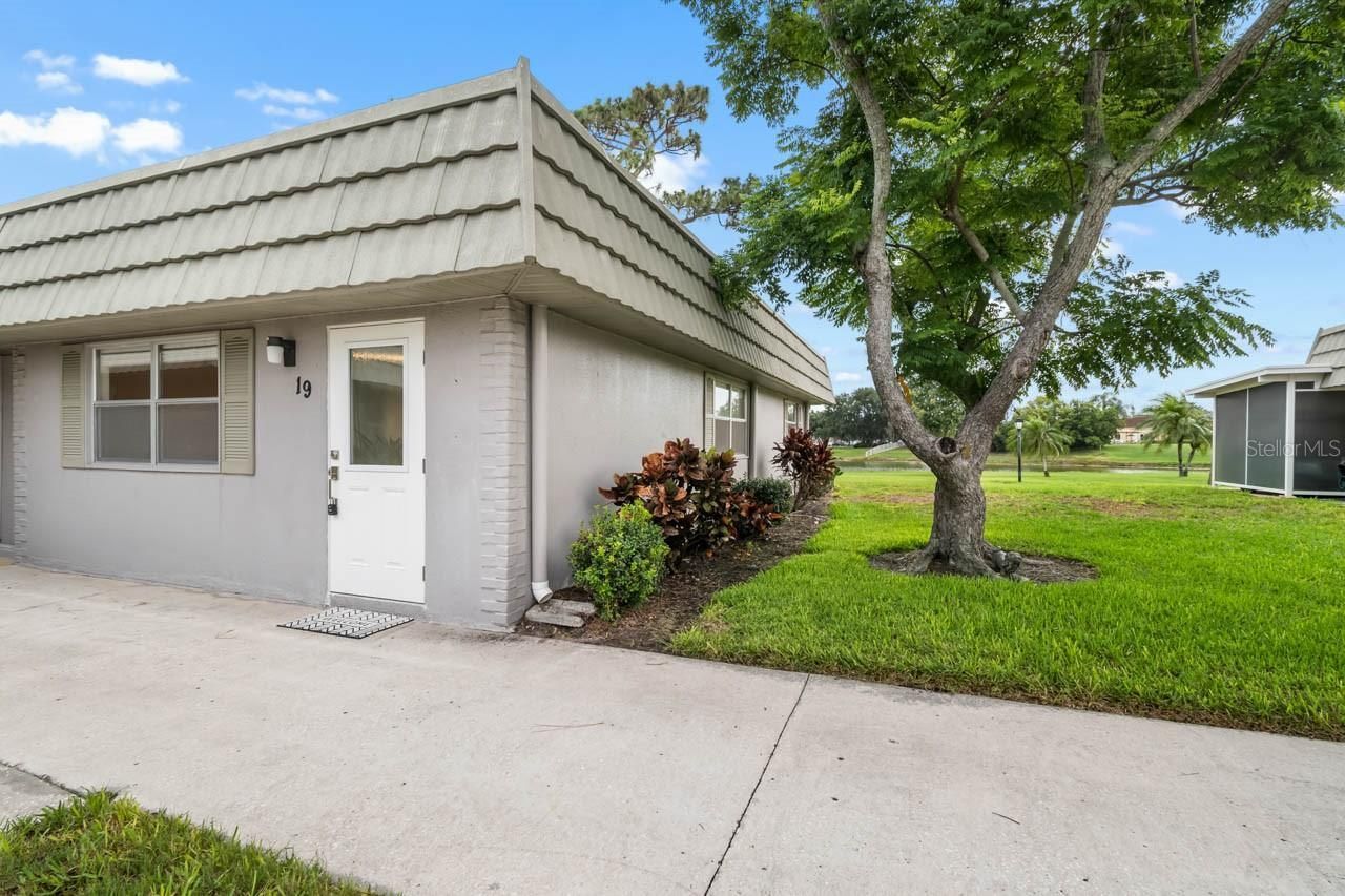 201 Kings Boulevard, Unit 19, Sun City Center, FL 33573 Photo