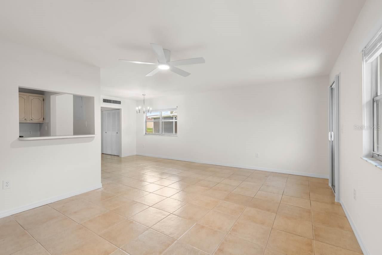 201 Kings Boulevard, Unit 19, Sun City Center, FL 33573 Photo
