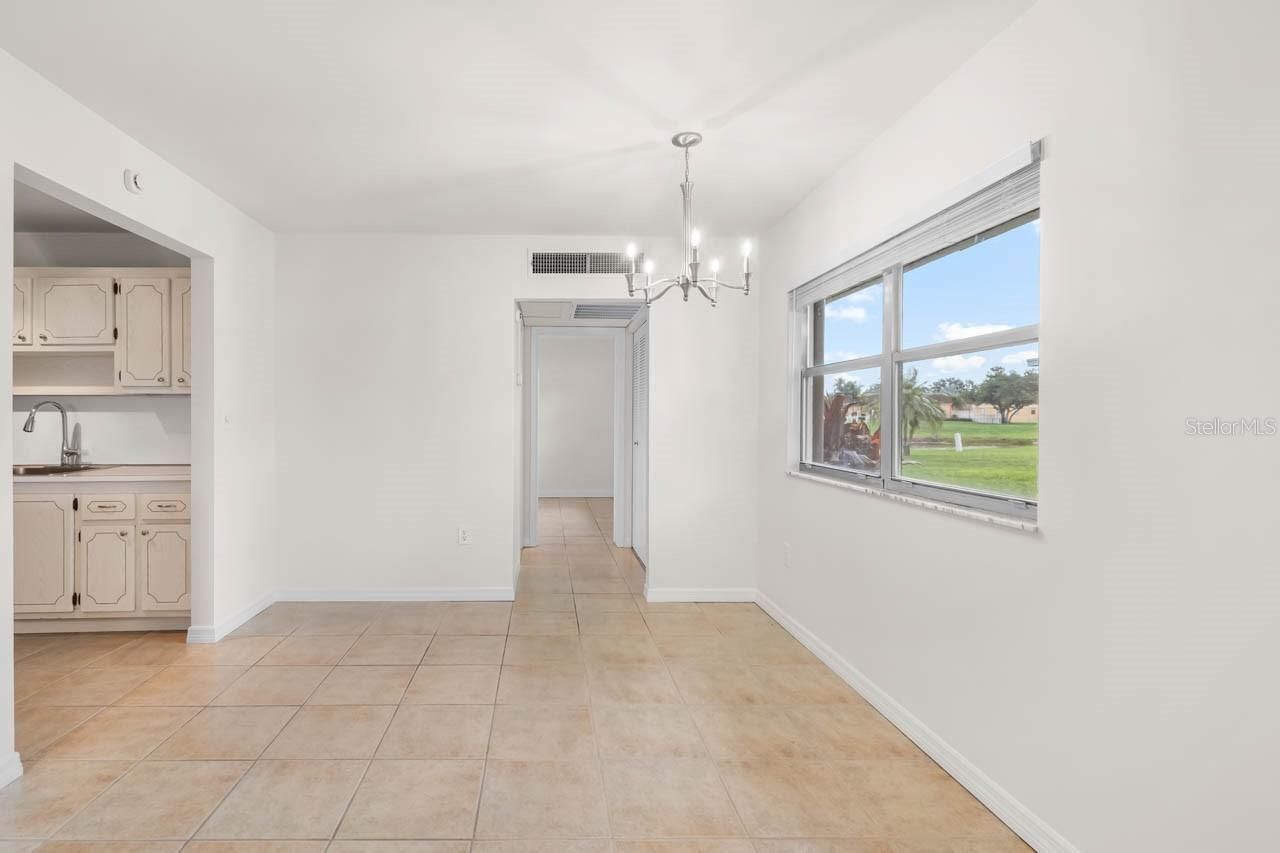 201 Kings Boulevard, Unit 19, Sun City Center, FL 33573 Photo