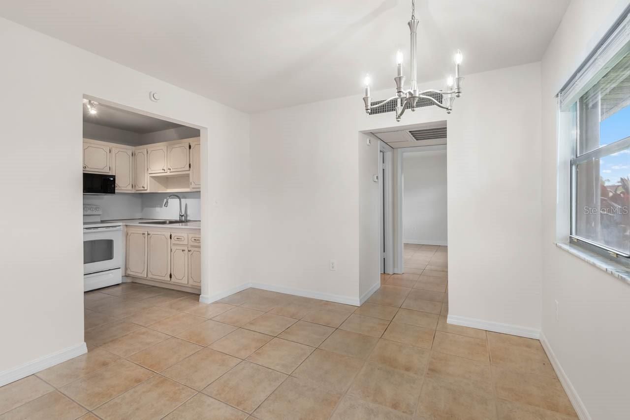 201 Kings Boulevard, Unit 19, Sun City Center, FL 33573 Photo
