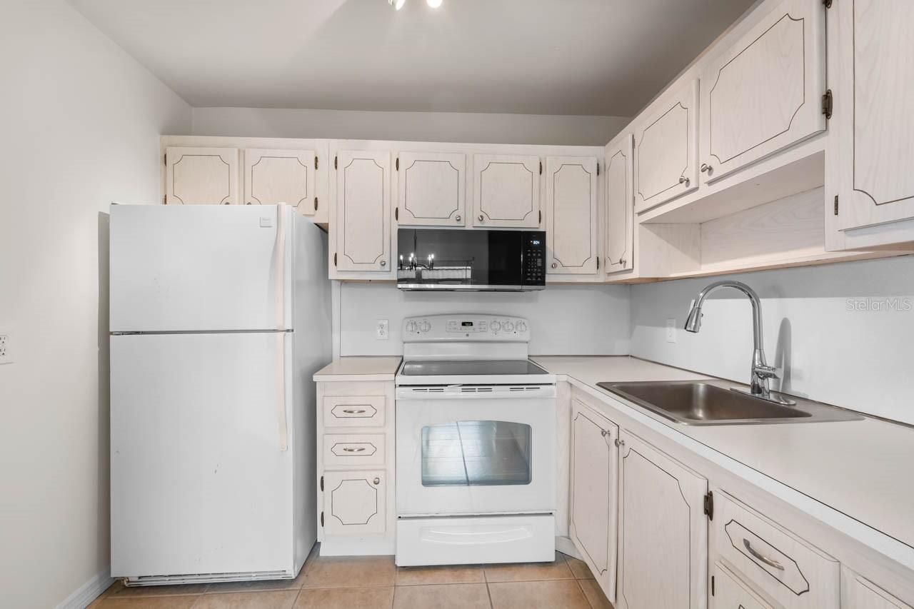 201 Kings Boulevard, Unit 19, Sun City Center, FL 33573 Photo