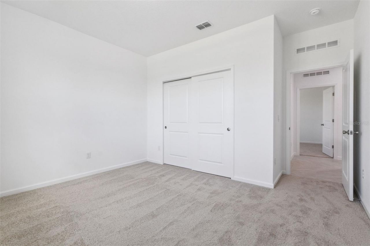 3712 Watercliff Circle, Grand Island, FL 32735 Photo