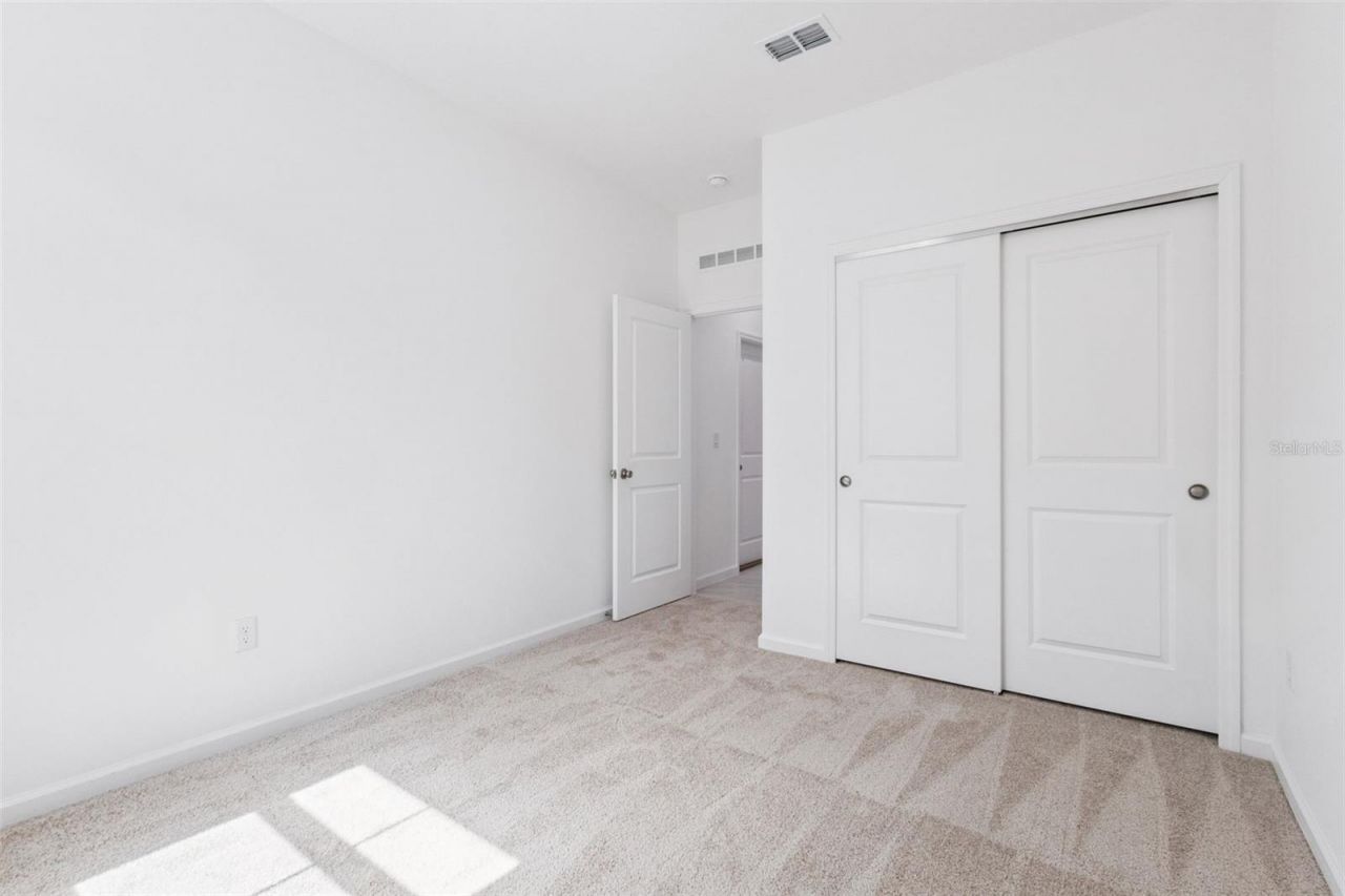 3712 Watercliff Circle, Grand Island, FL 32735 Photo