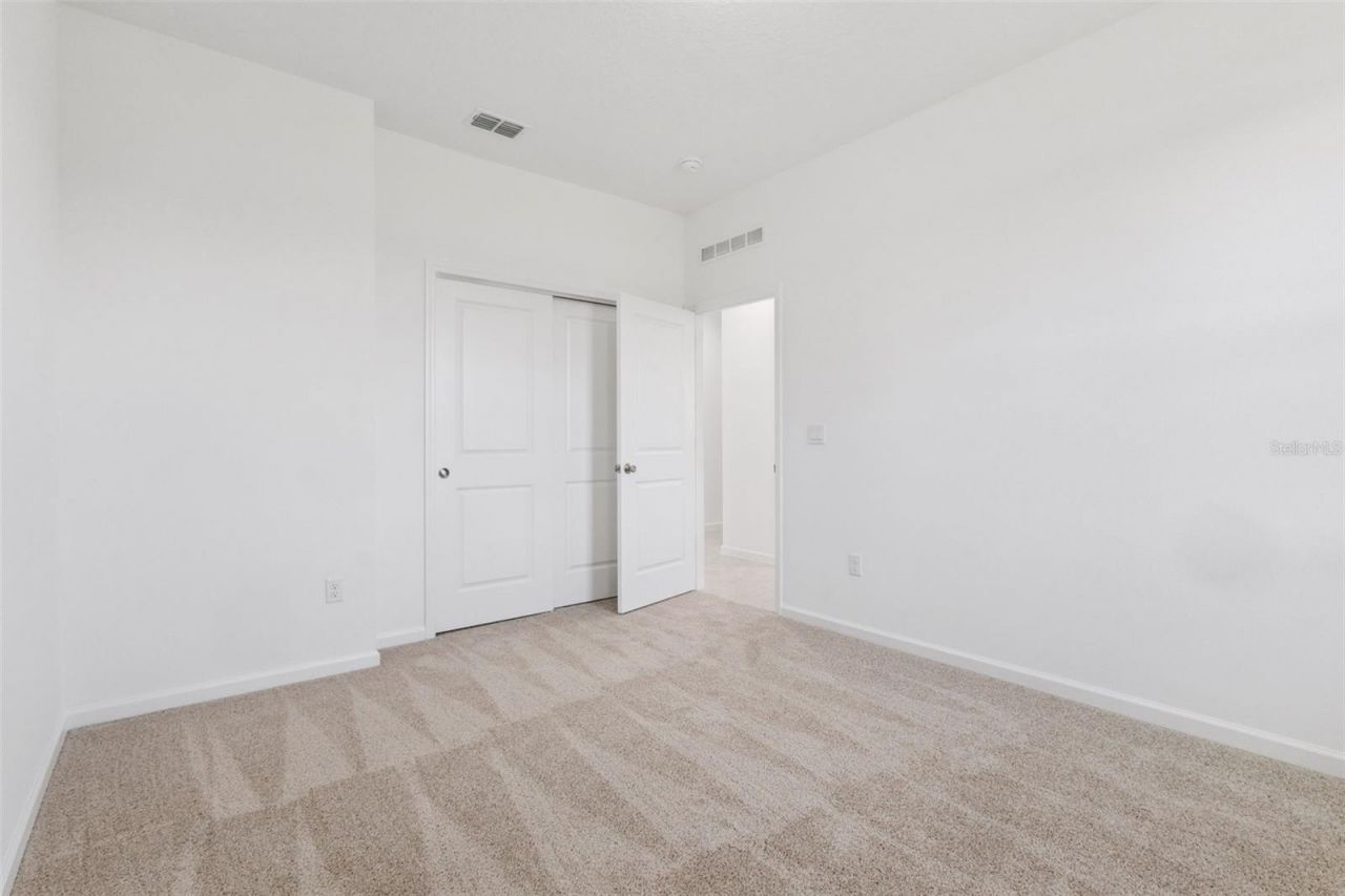 3712 Watercliff Circle, Grand Island, FL 32735 Photo