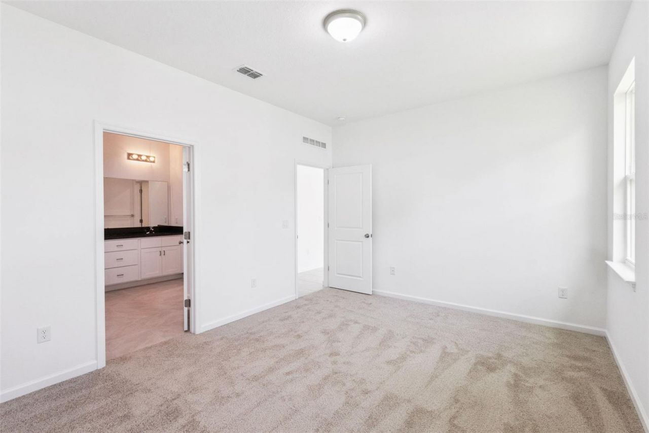 3712 Watercliff Circle, Grand Island, FL 32735 Photo