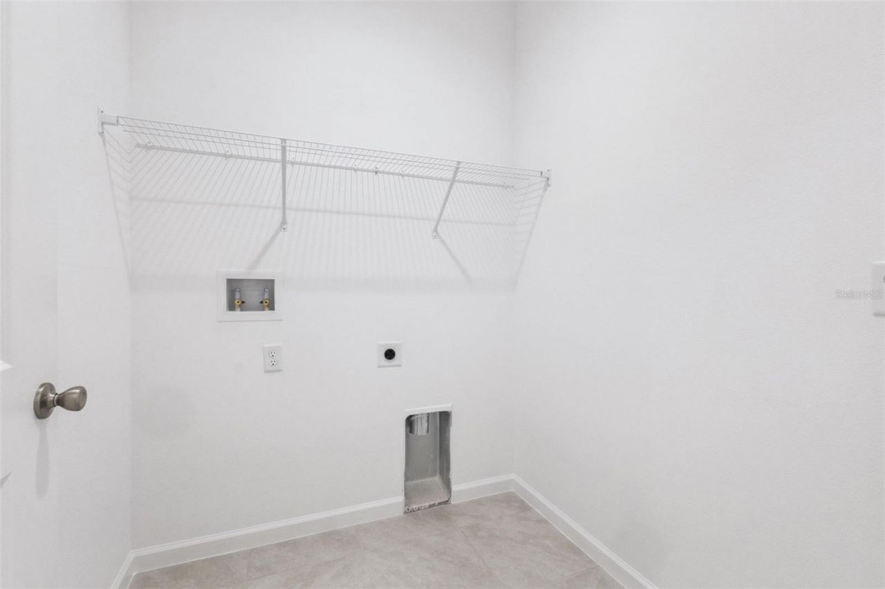 3712 Watercliff Circle, Grand Island, FL 32735 Photo