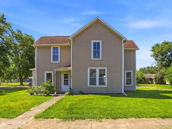210 E Center St., Winfield, IA 52659