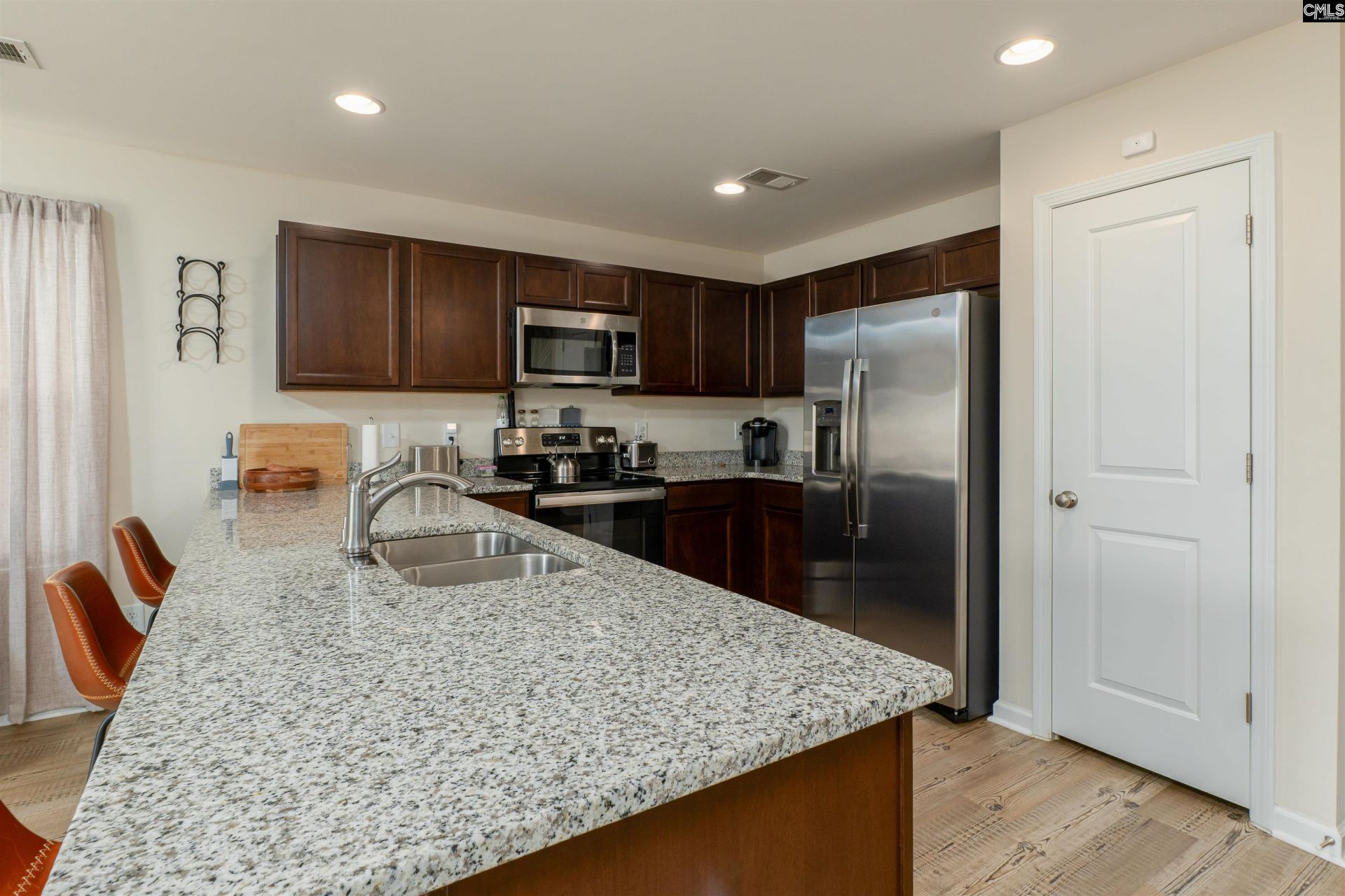 121 Travers Lane  Photo 10