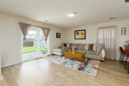 121 Travers Lane  photo 4