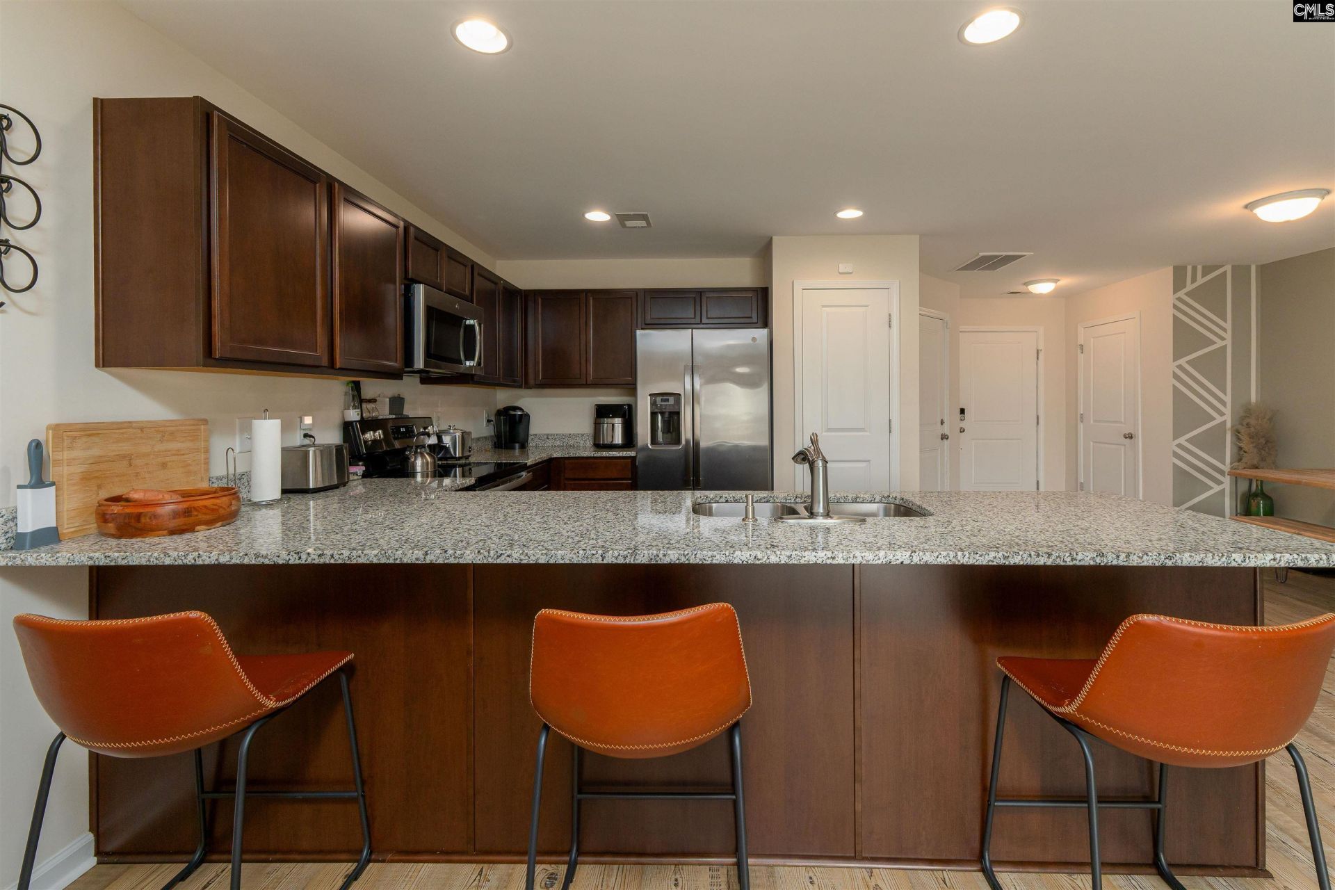 121 Travers Lane  Photo 8