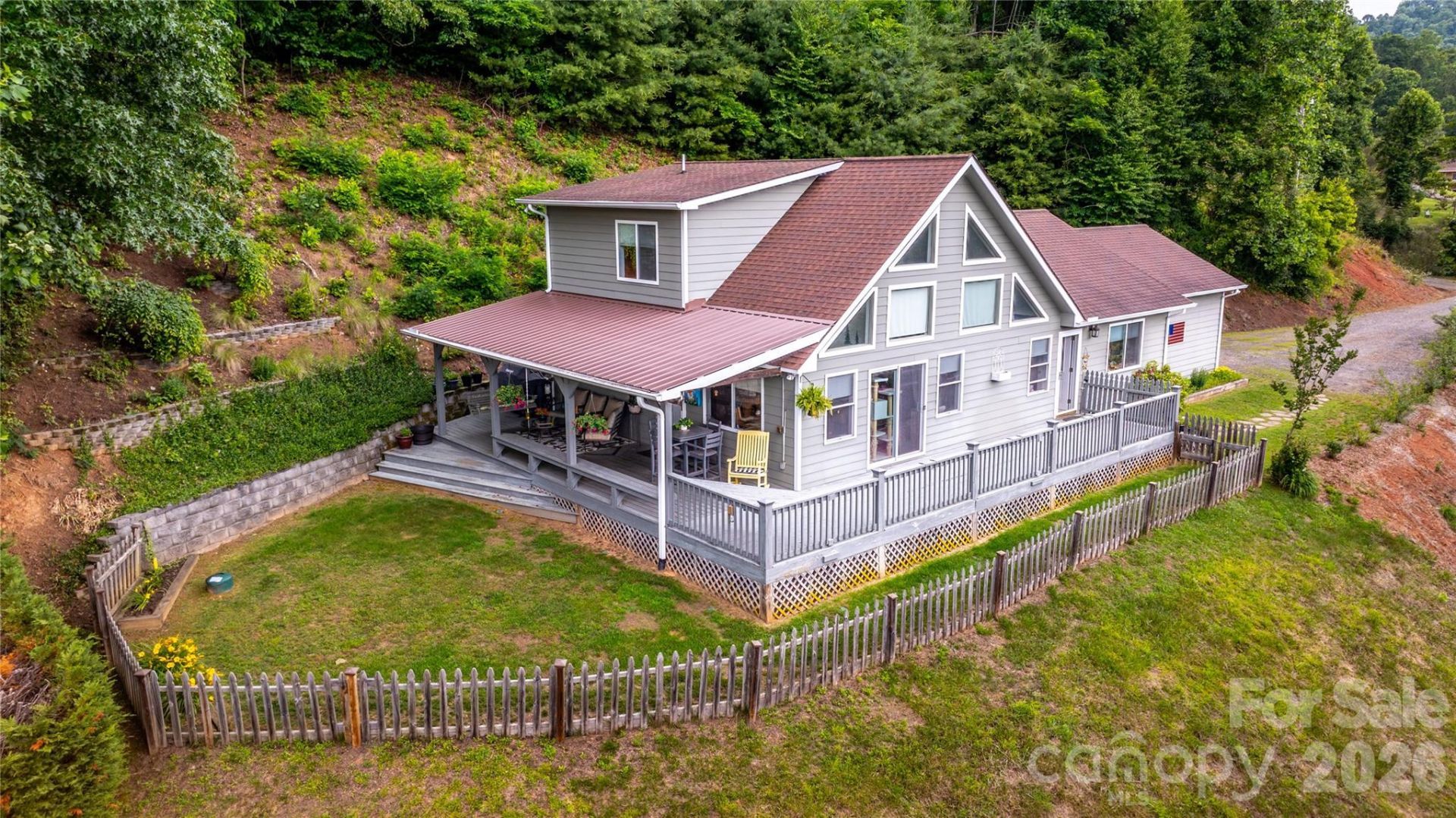 305 Majestic Mountain Drive, Burnsville, NC 28714 Main Photo