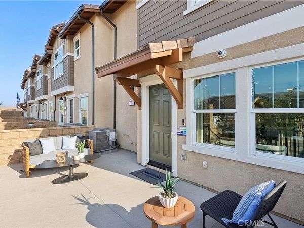 15575 April Dawn Way , Unit 5, Fontana, CA 92336