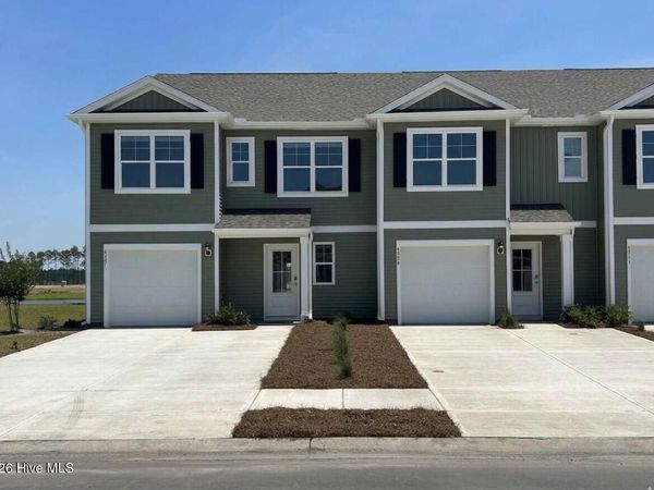 3727 Majesty Drive, Unit 403, Castle Hayne, NC 28429