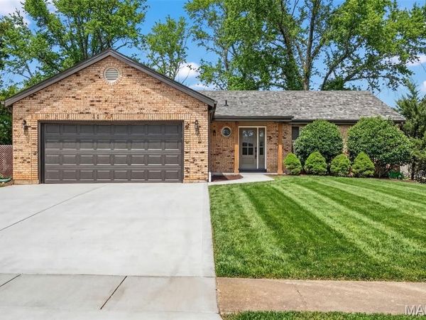 847 Palm Bay Drive , Ellisville, MO 63021