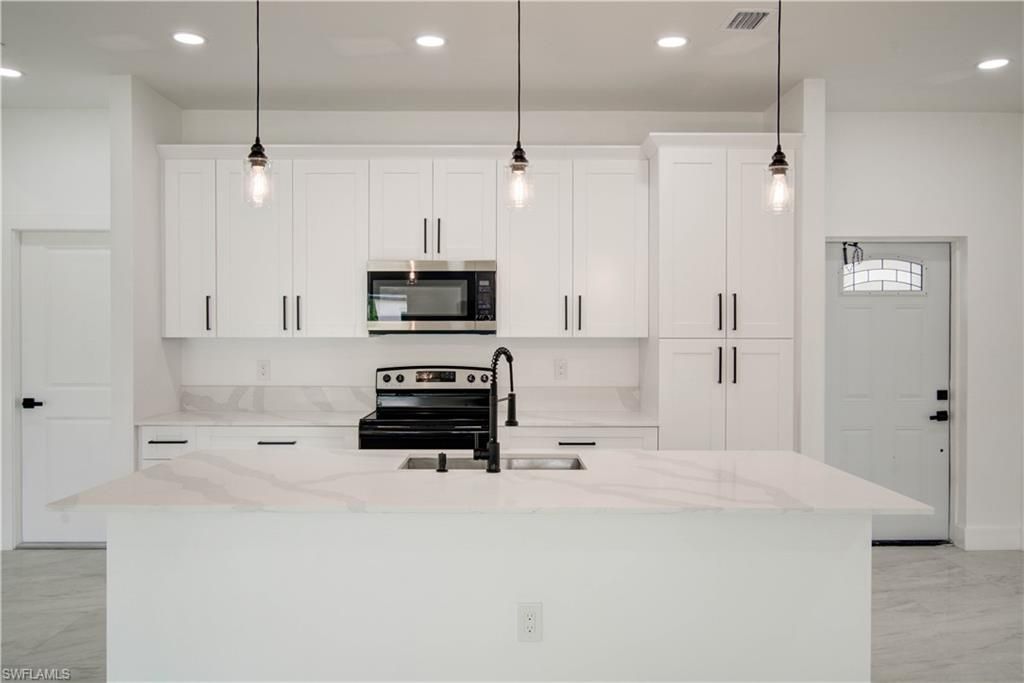 1020 Carroll St E, Lehigh Acres, FL 33974 Photo