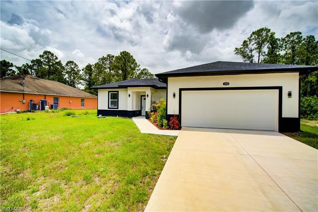 1020 Carroll St E, Lehigh Acres, FL 33974 Photo
