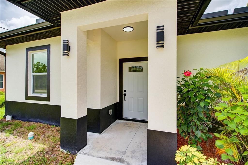 1020 Carroll St E, Lehigh Acres, FL 33974 Photo