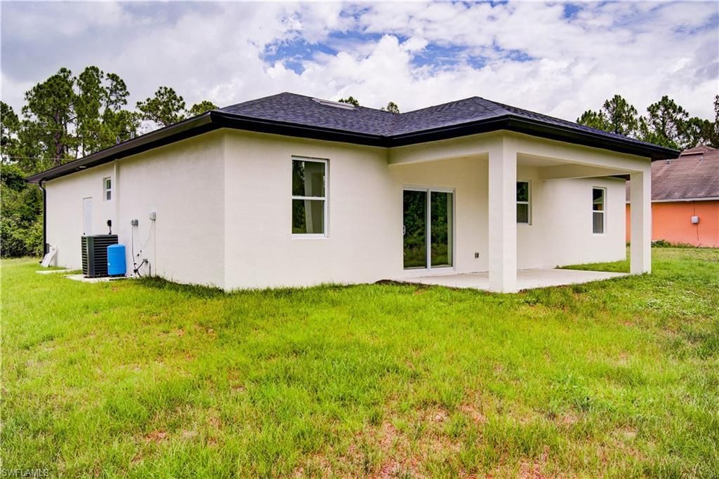 1020 Carroll St E, Lehigh Acres, FL 33974 Photo