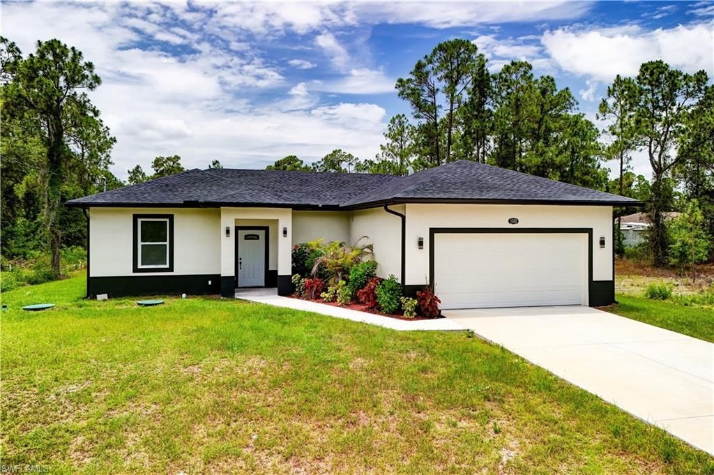 1020 Carroll St E, Lehigh Acres, FL 33974 Photo