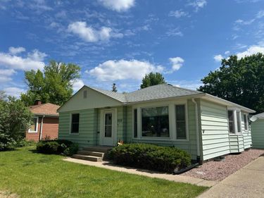 222 N Whitney Street, Marshall, MN 56258