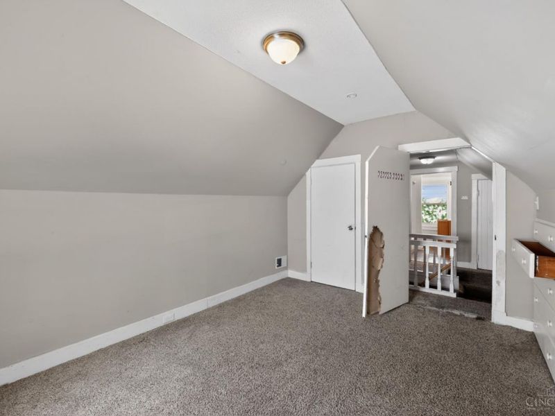 3845 Olivette Avenue, Cheviot, OH 45211 Photo 11