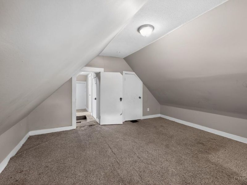 3845 Olivette Avenue, Cheviot, OH 45211 Photo 9
