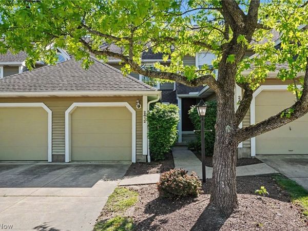 2412 Wrens Drive S, Stow, OH 44224