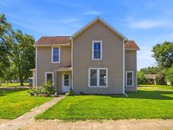 210 E Center Street, Winfield, IA 52659