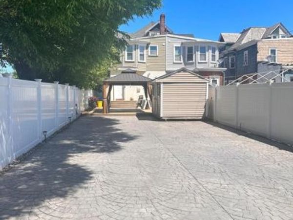717 HAMILTON AVENUE, TRENTON, NJ 08629
