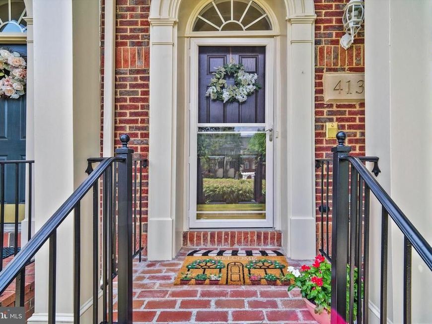413 Longhorn Crescent, Rockville, MD 20850 Main Photo