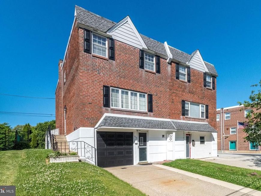 813 Green Valley Drive, Philadelphia, PA 19128 Main Photo
