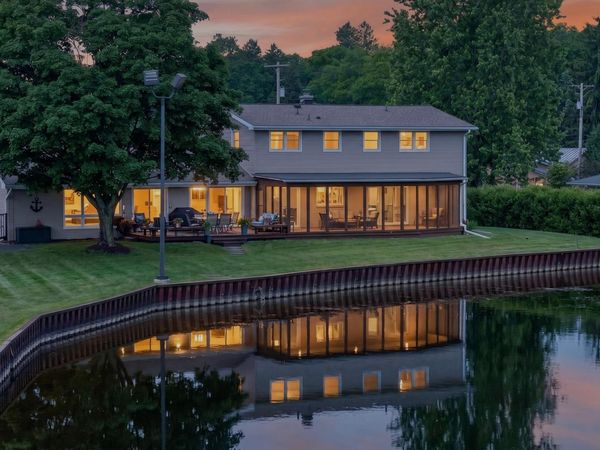 5775 Browns Lake Road, Jackson, MI 49203