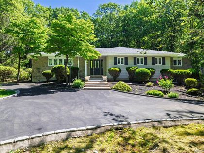 7 Deer Path  Port Jefferson, NY 11777