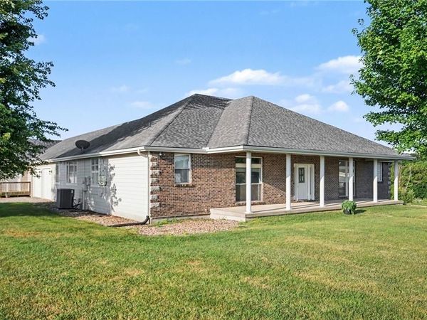 31005 Nottingham Lane, Lawson, MO 64062