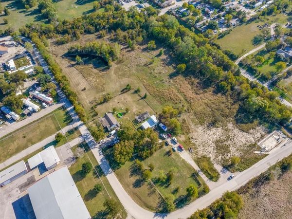 248 E Lawson Road , Dallas, TX 75253