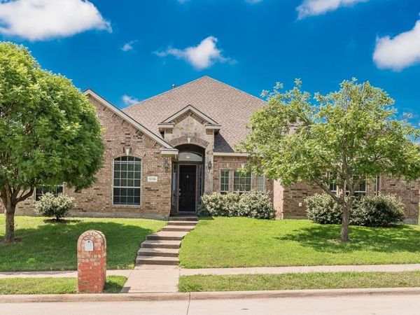1736 Blue Stream Drive, DeSoto, TX 75115