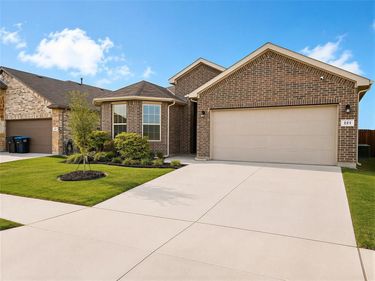 221 Oldcastle Way, Fort Worth, TX 76052