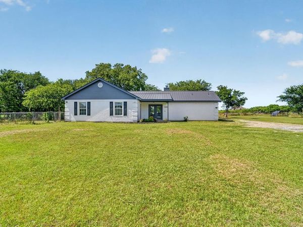 1301 County Road 705 , Joshua, TX 76058