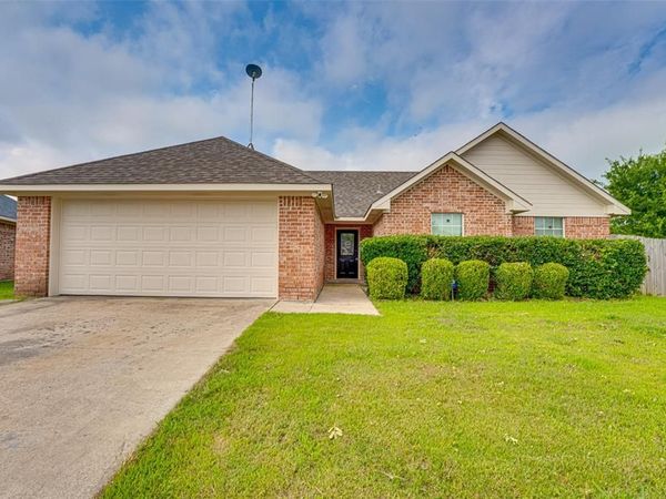 2206 Kaitlyn Circle , Caddo Mills, TX 75135